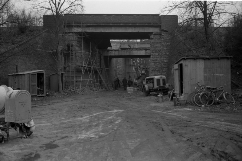 Datei:BD Mst-1968-0194 (Umgehungsbahn-Brücke) (scaled).jpg
