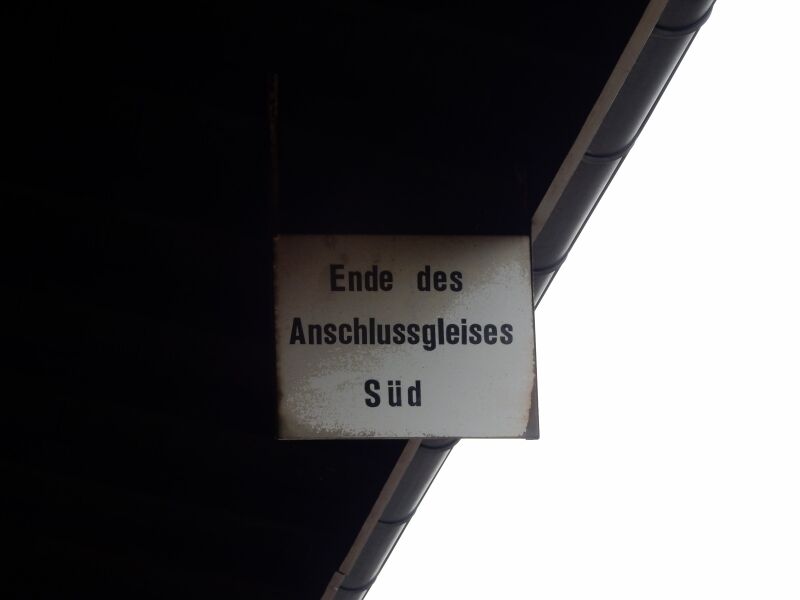 Datei:Ende des Anschlussgleises Süd EMEK 2016.jpg