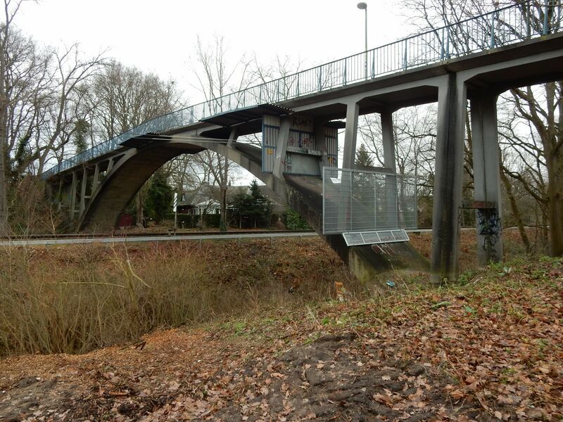 Datei:Neues Gitter Brücke Drachterstraße.jpg