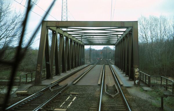 02 Kanalbrücke, aus Führerstand (22 U-Bahn).resized.jpg