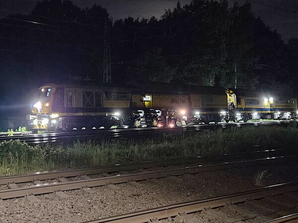 Linsinger SF03-FFS 2025 vor BÜ.jpg