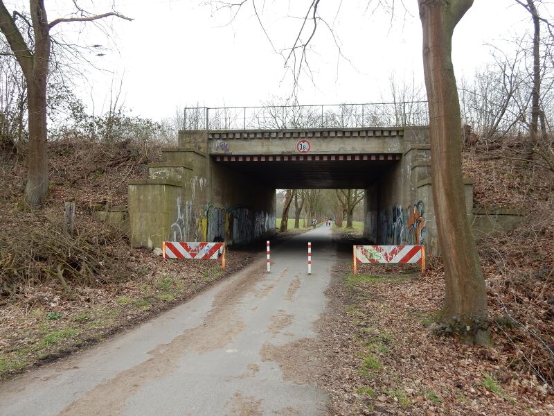 Datei:Brücke Heumannsweg.jpg