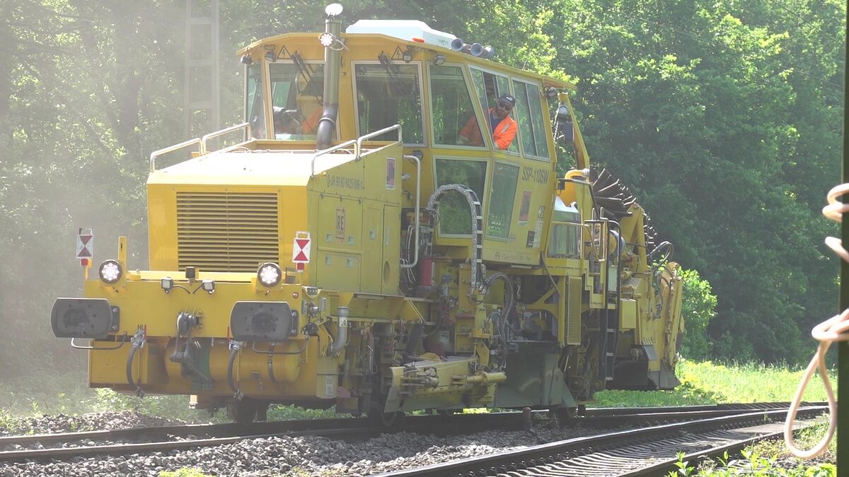 20240511T113914 Gleispflug bei Pleister.jpg